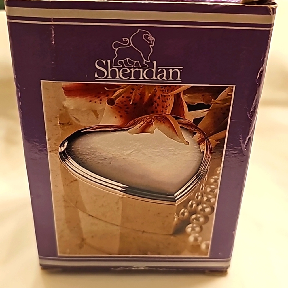 Sheridan Silver-plated heart ❤️ 3" Velvet Lined 22003